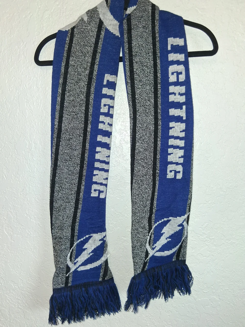 FOCO NHL Tampa Bay Lightning Knit Scarf Blue Gray White Officially Licensed
